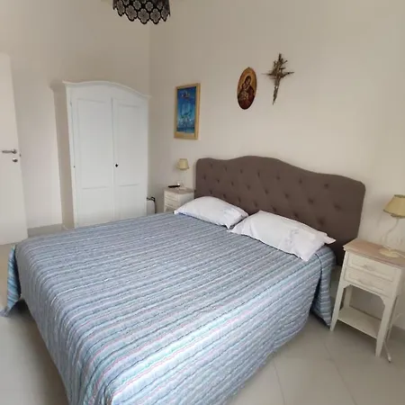 Ulivi Di Minerva - Boutique Holiday Home - Room Athena - Ostuni - Fasano - Cisternino Bed & Breakfast *